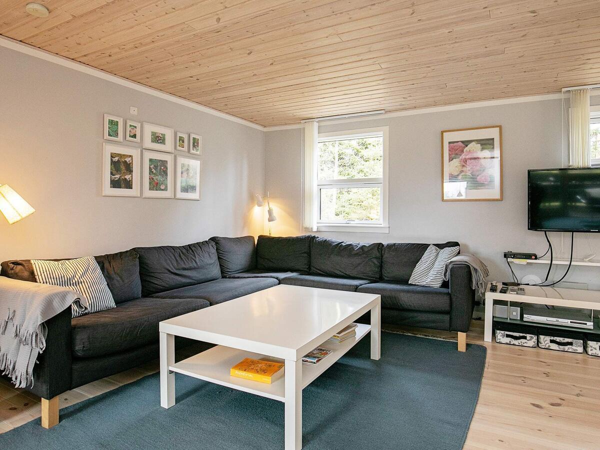 Three-Bedroom Holiday home in Væggerløse 6 Bøtø By Kamer foto