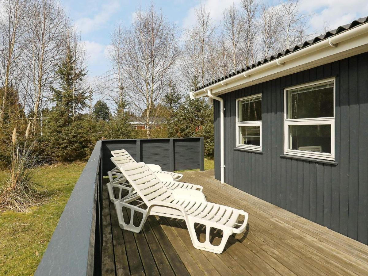 Three-Bedroom Holiday home in Væggerløse 6 Bøtø By Kamer foto