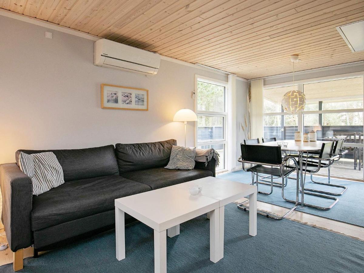 Three-Bedroom Holiday home in Væggerløse 6 Bøtø By Kamer foto