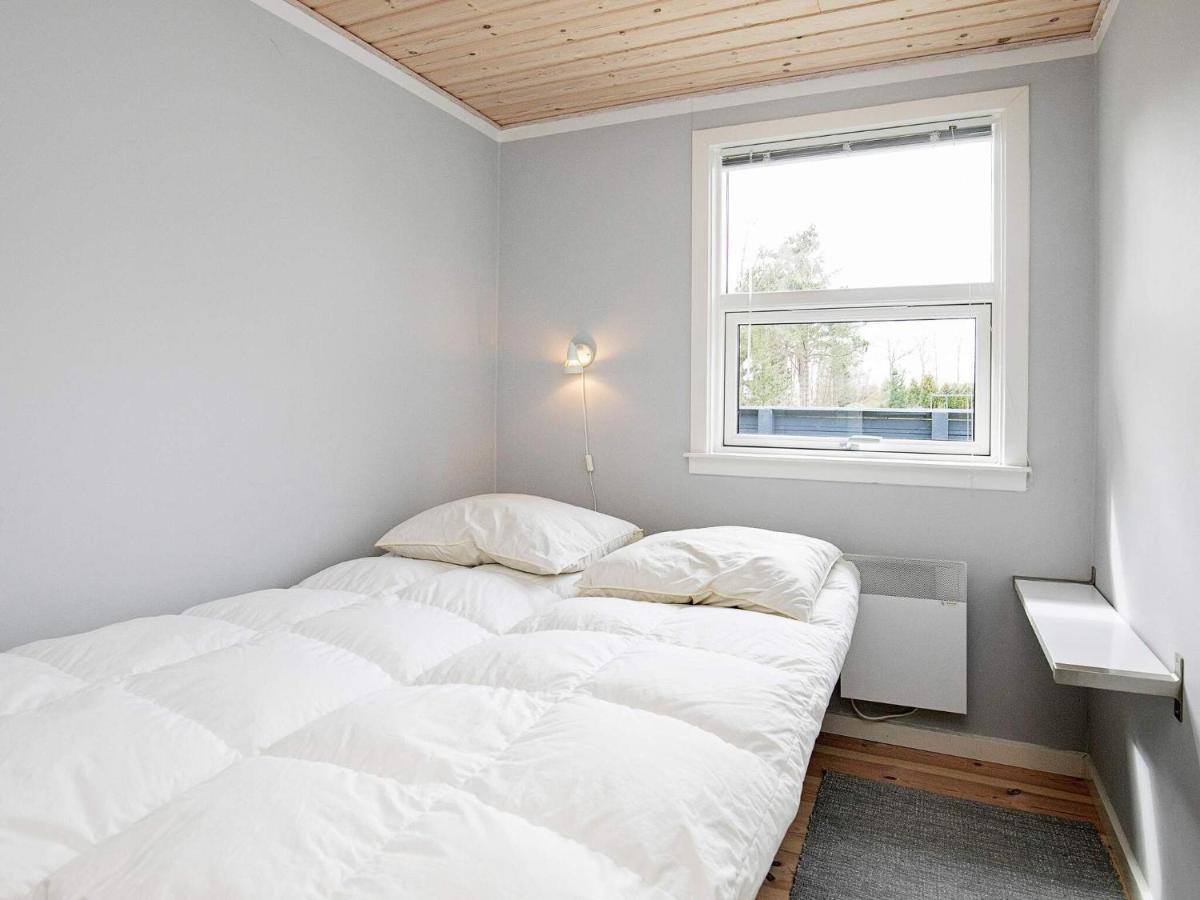 Three-Bedroom Holiday home in Væggerløse 6 Bøtø By Buitenkant foto